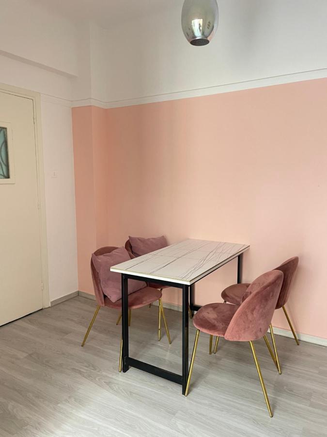 Uoohome7 Garden One Bedroom Apartment *